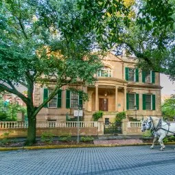 Owens-Thomas House & Slave Quarters