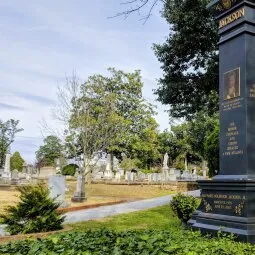 Oakland Cemetery