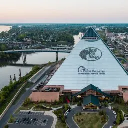 Bass Pro Shops at the Pyramid