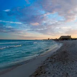 Playa Delfines